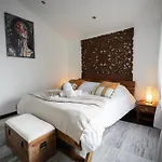 Loft 150 M2 Jacuzzi, Sauna Et Massage Apartment *