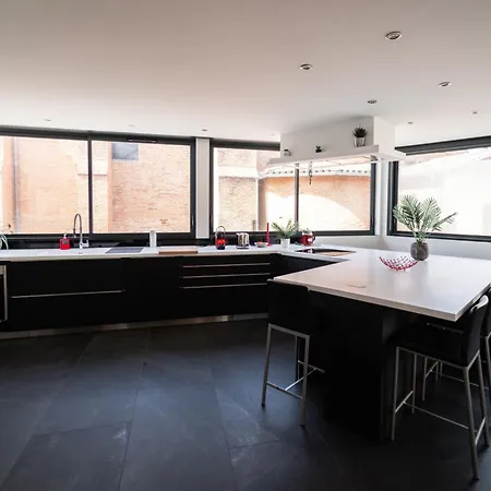 Loft 150 M2 Jacuzzi, Sauna Et Massage *